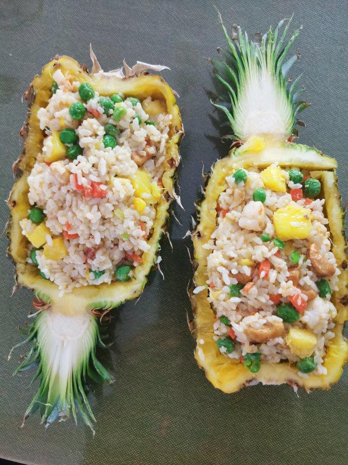 贵财家的菠萝炒饭