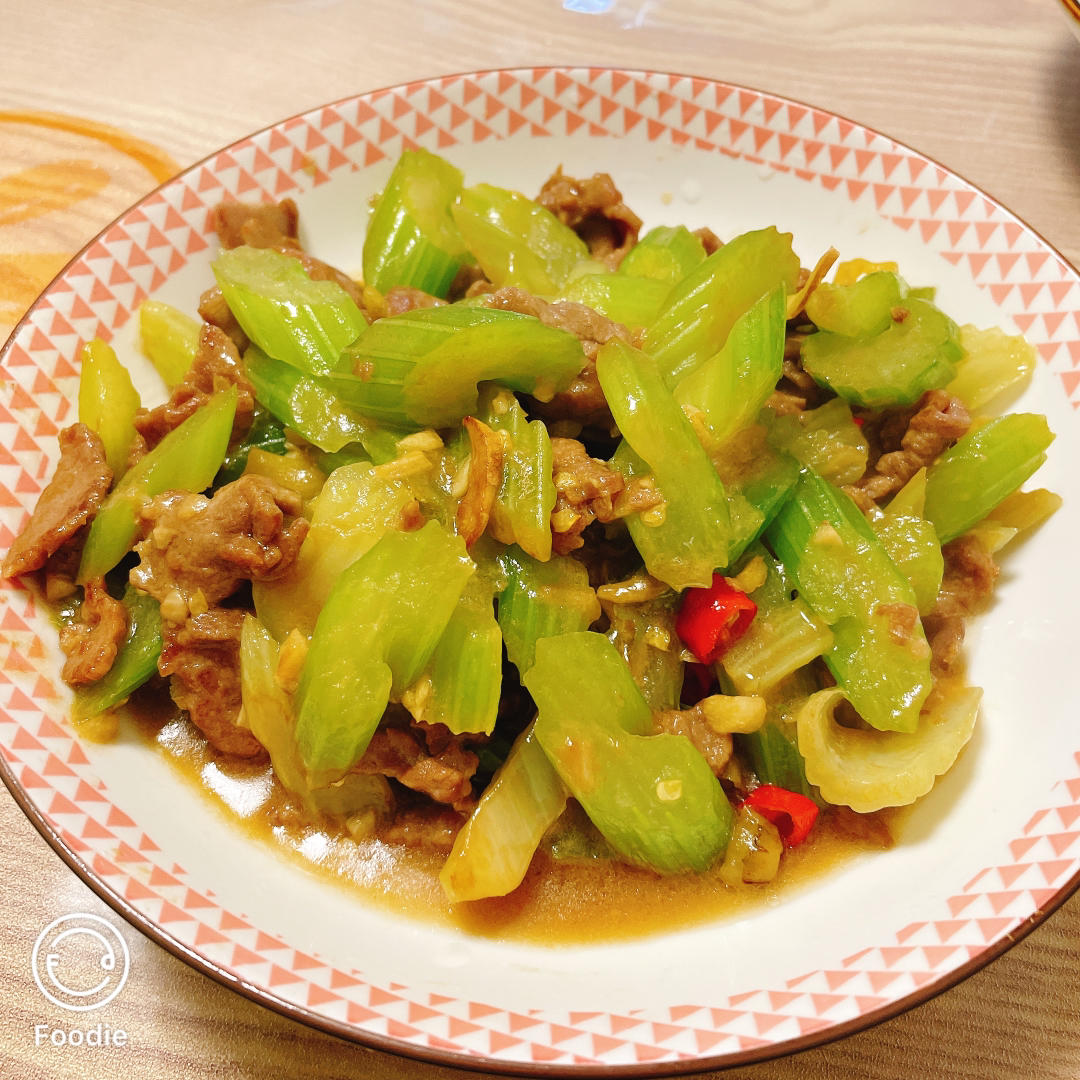 西芹炒牛肉！