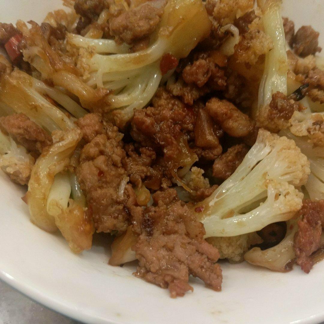 干煸菜花（花菜炒肉）