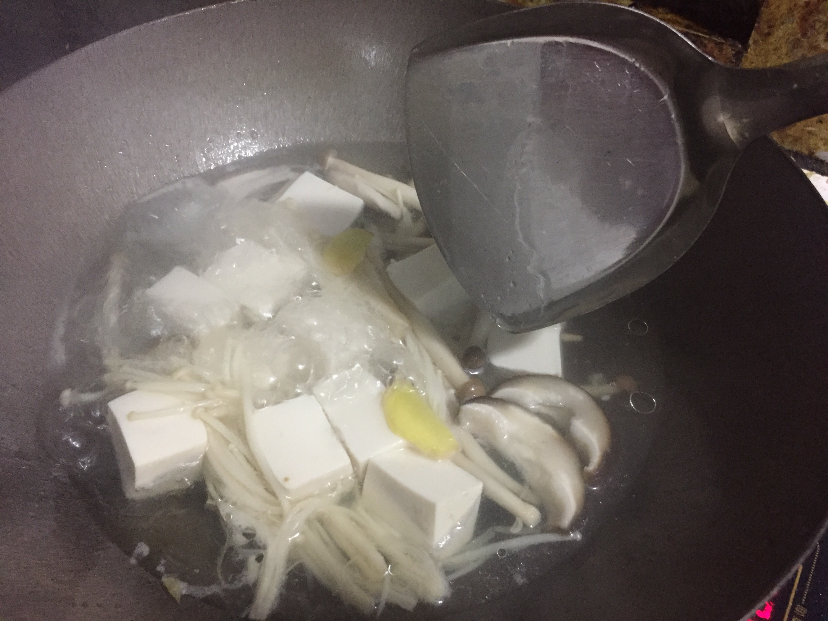 快手菜|菌菇豆腐汤的做法 步骤5