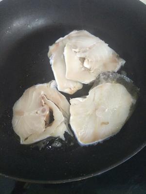 黄油香煎鳕鱼扒的做法 步骤4