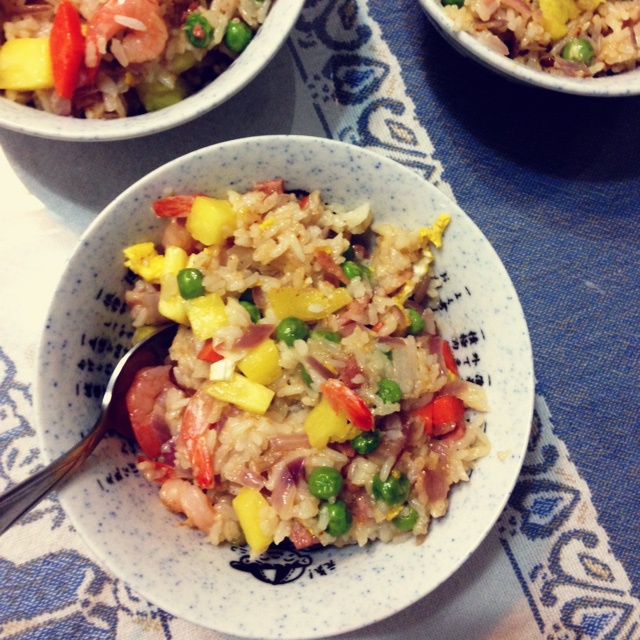 虾仁菠萝炒饭