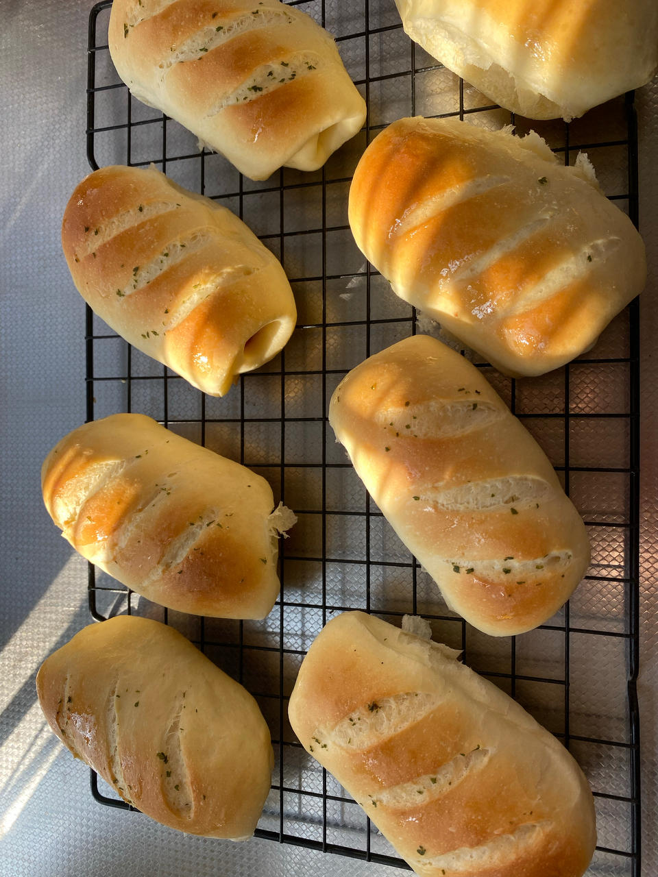 蒜香黄油肠仔包/软面包😍—好吃到停不下来