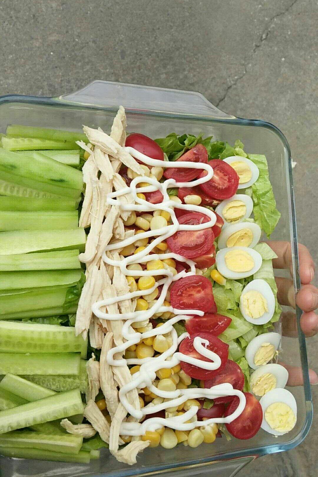 鸡肉蔬菜沙拉