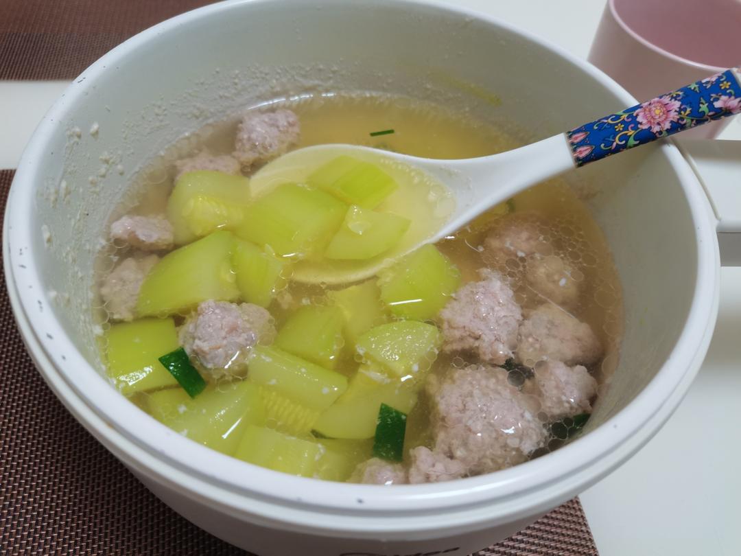 巨鲜美的冬瓜丸子汤