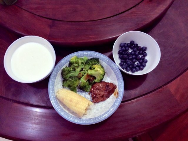 黑椒牛排（配土豆/鸡蛋，意面/蔬菜）