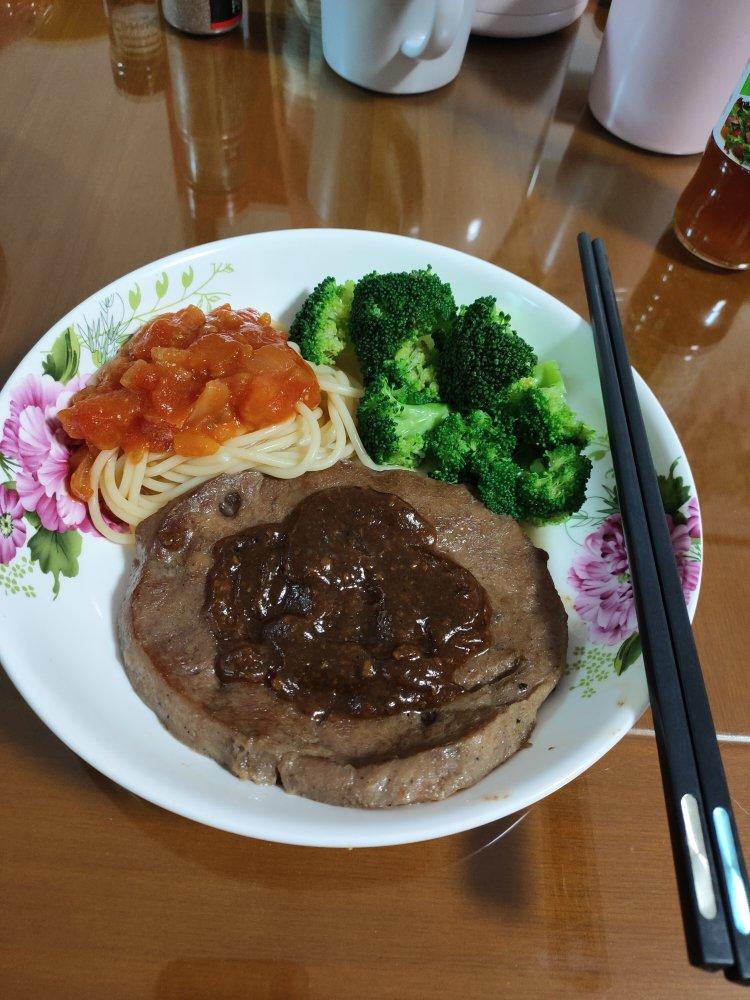 番茄意大利面