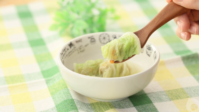 12-18个月辅食：鲜蔬猪肉白菜卷的做法
