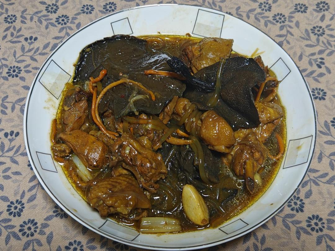 小鸡炖蘑菇