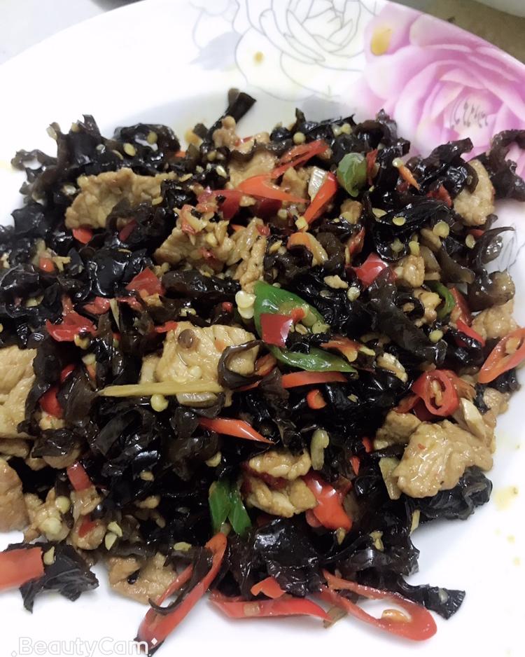 超下饭的木耳炒肉