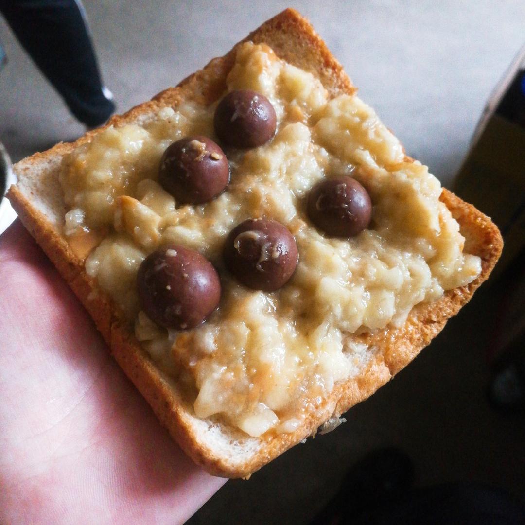 香蕉泥花生酱三明治（我的食欲稳定器）| 健康·三餐