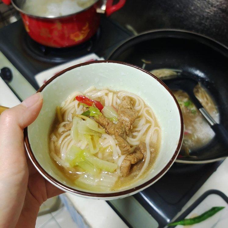快手炝锅肉丝面