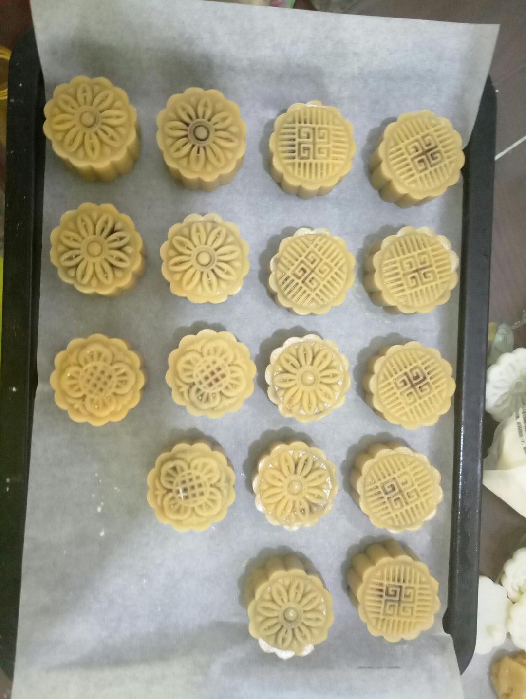 广式月饼—蛋黄莲蓉月饼