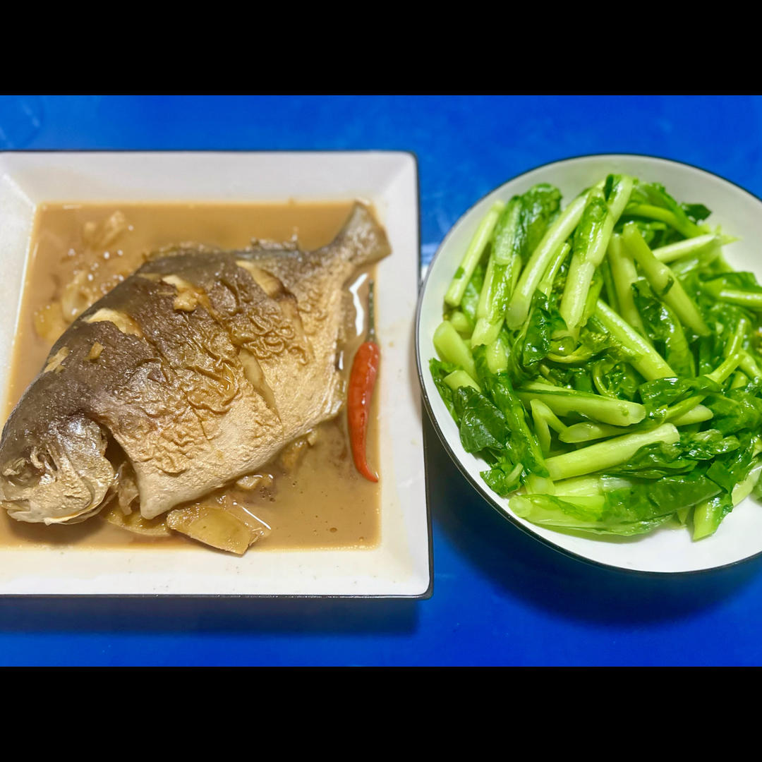 传统中式红烧平鱼