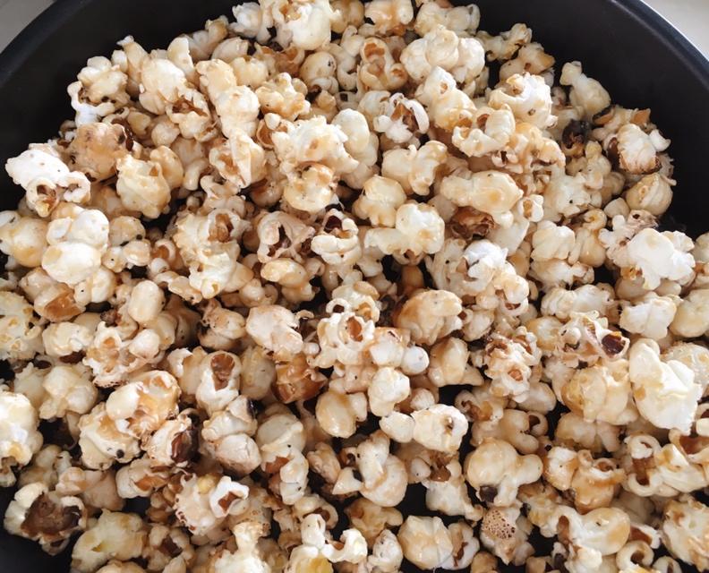 一招搞定小朋友的黄油焦糖爆米花，简单又好吃