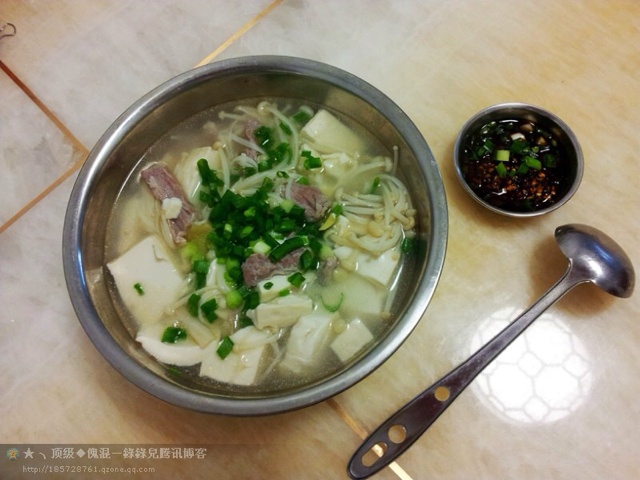 金针菇豆腐肉片汤