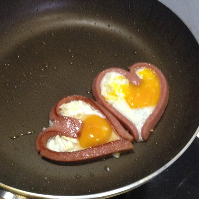 爱心香肠煎蛋