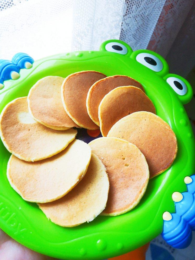 宝宝辅食：苹果奶香松饼