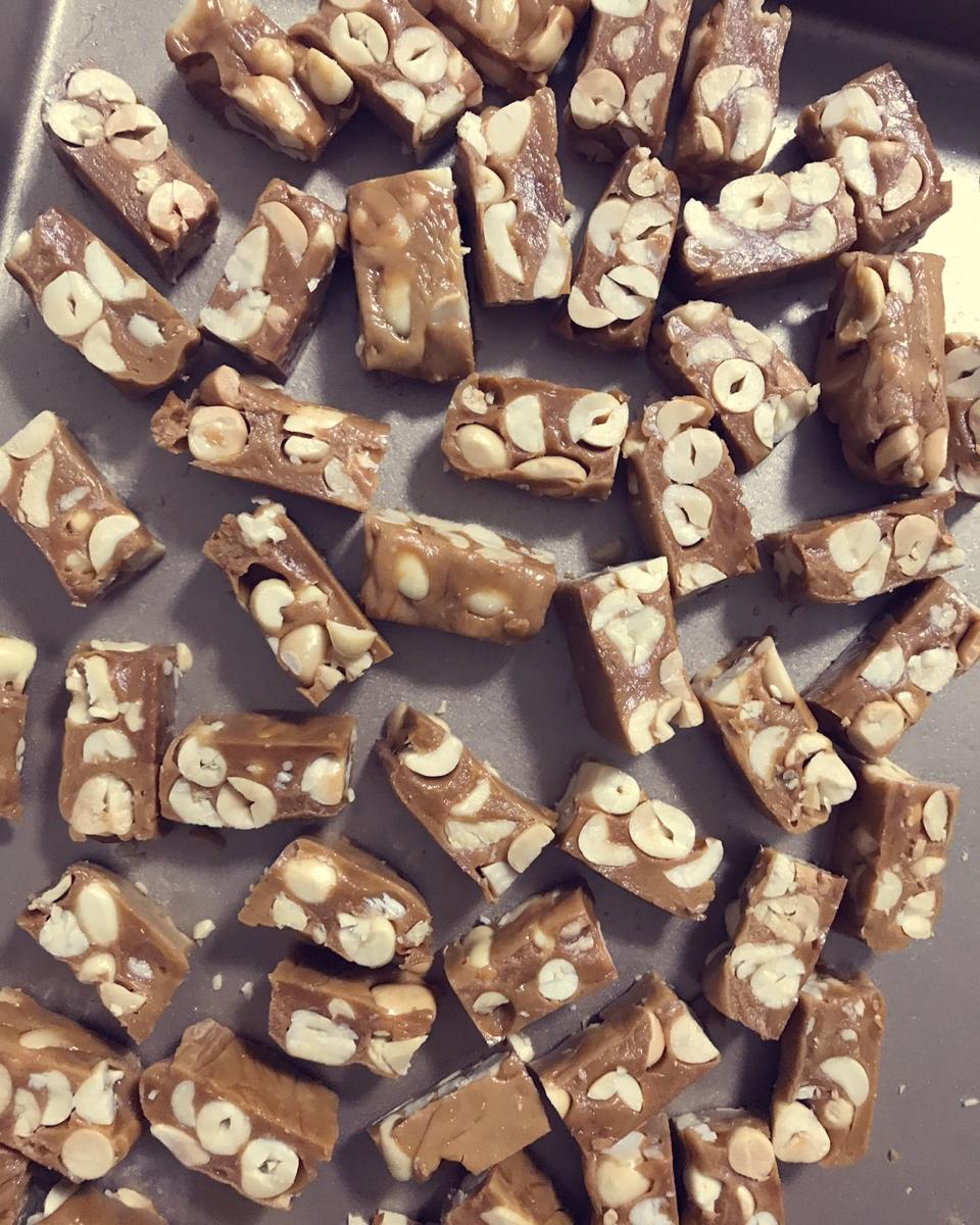 比牛轧糖还要好吃的花生太妃糖（消耗淡奶油）