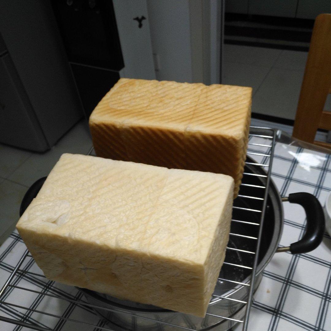 烫种土司
 （绵软细腻）