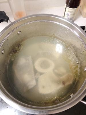 石斛菌菇牛骨汤的做法 步骤2