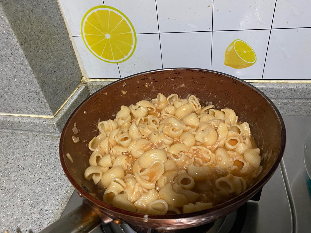 十五分钟搞定孩子们最爱的奶油芝士番茄酱通心粉