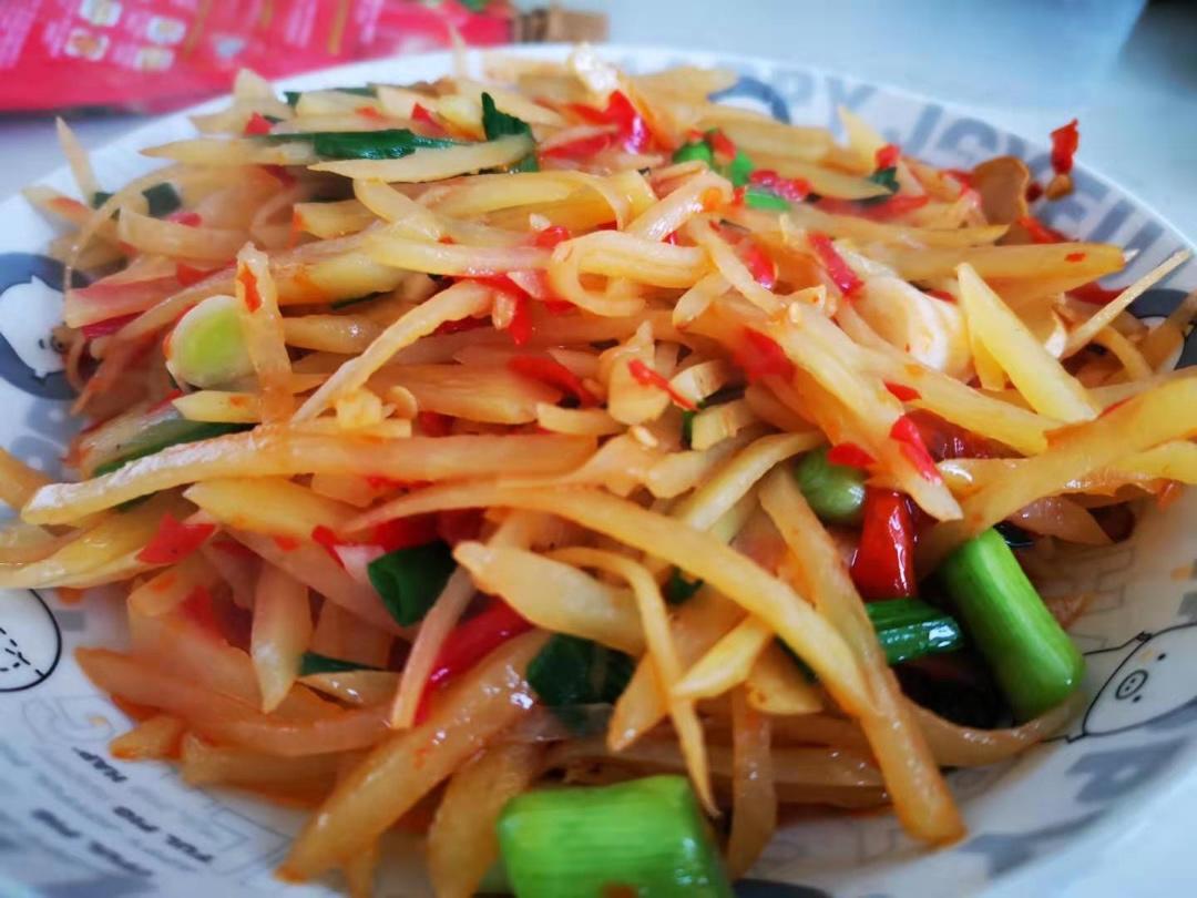 糟辣椒炒土豆丝