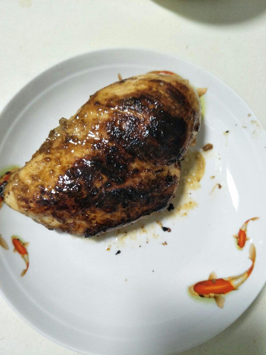 酷炫屌炸天好吃的煎鸡胸肉（香蒜蜂蜜煎鸡胸肉）