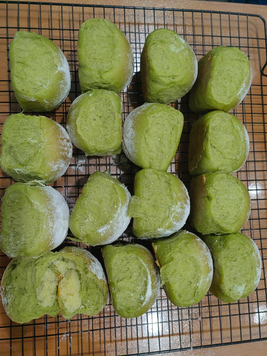 抹茶椰蓉馅小面包