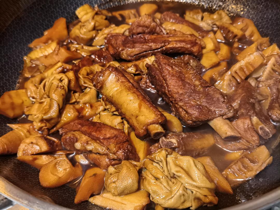 春笋排骨烧百叶结