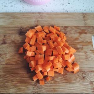 婴儿辅食：胡萝卜鸡肉泥的做法 步骤2