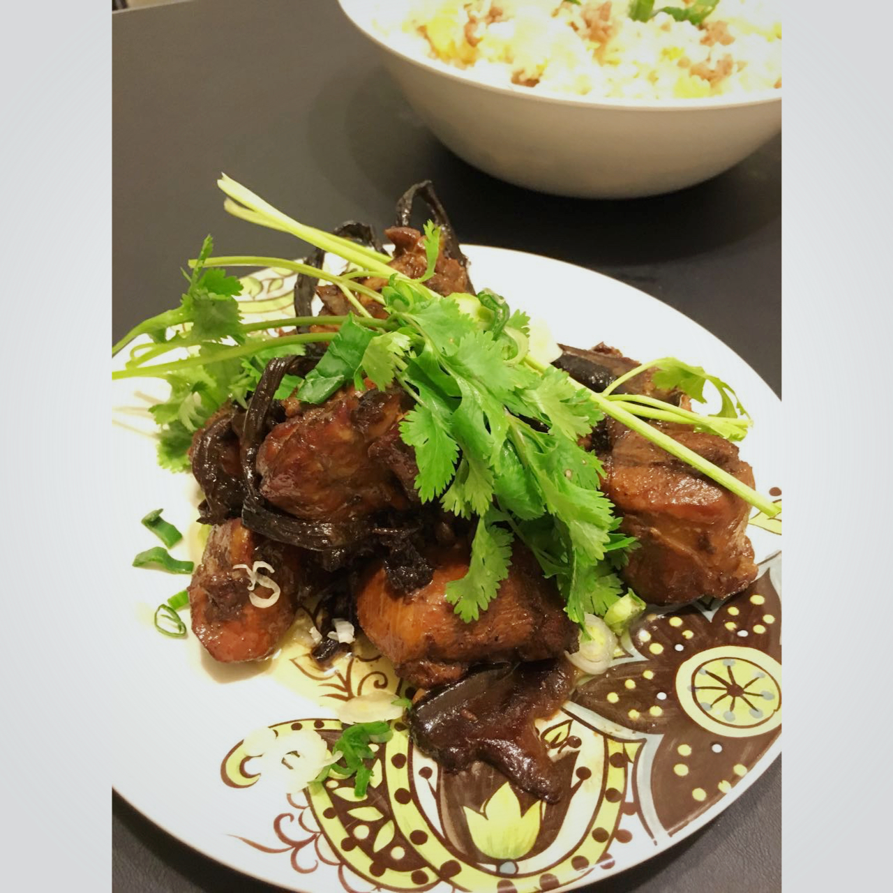 茶树菇烧鸡块