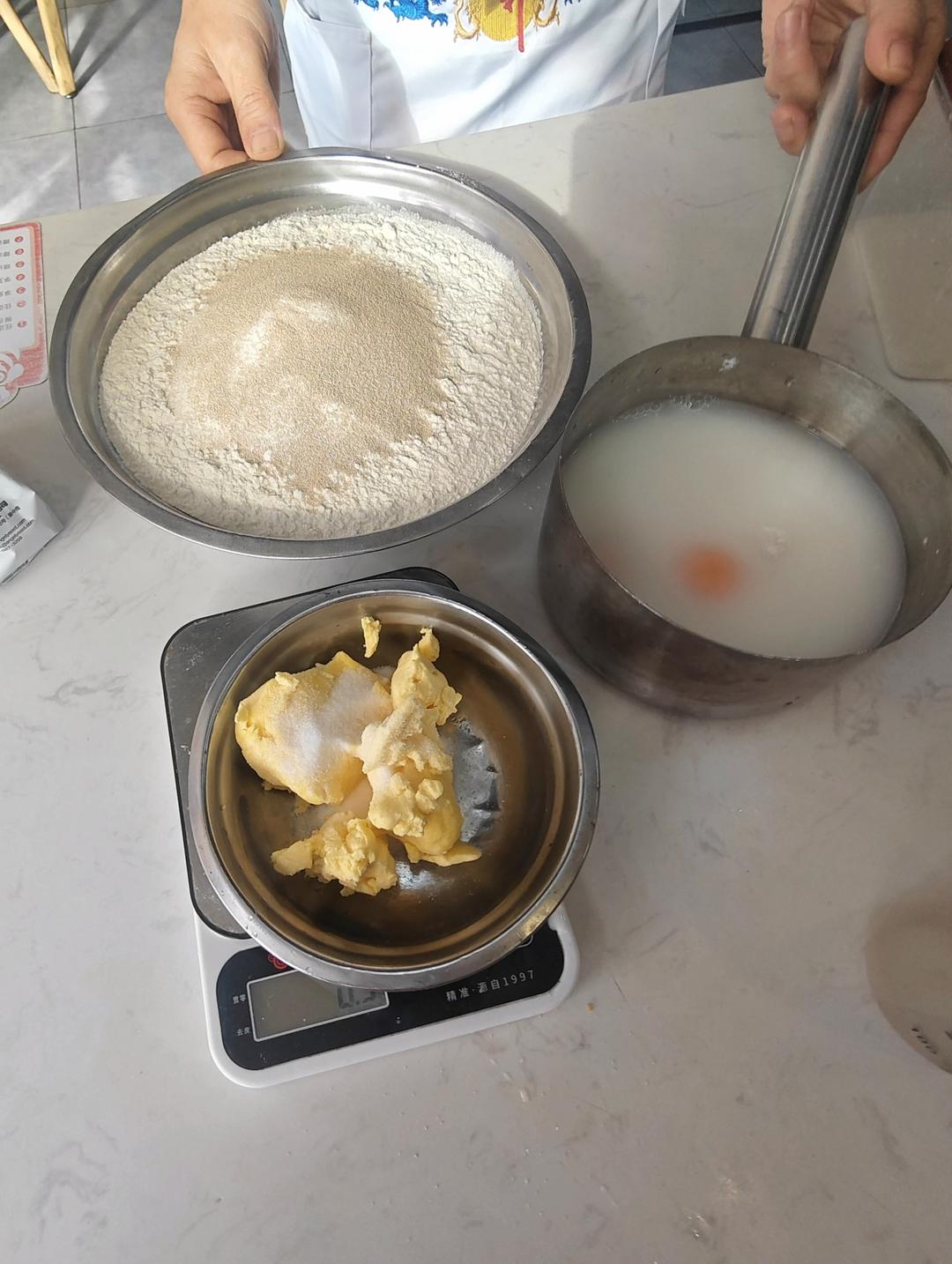 纯奶手撕吐司的做法 步骤1