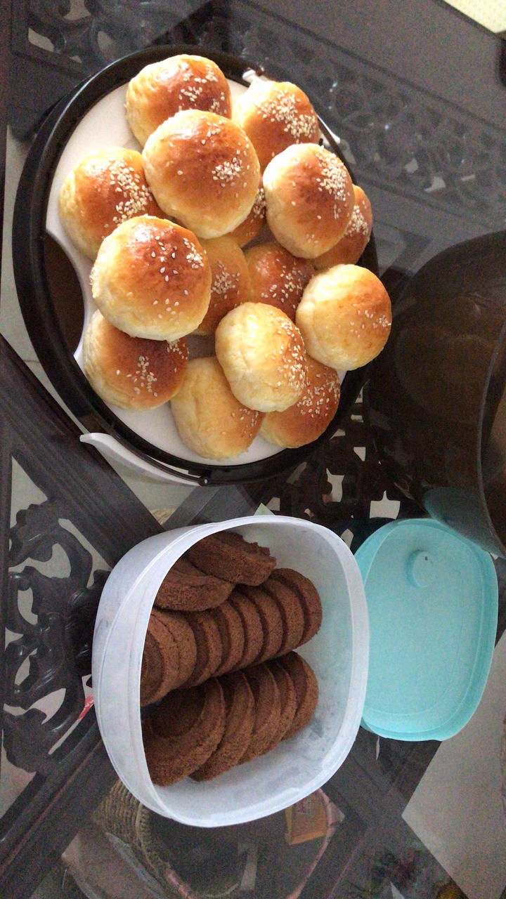 一口小面包，有着非常诱人的香味