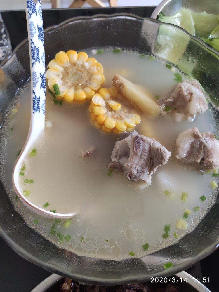 排骨山药玉米汤