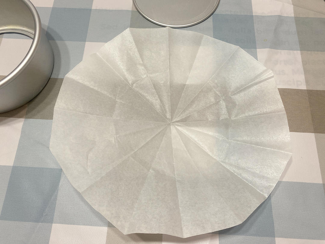 减糖版6寸巴斯克蛋糕 附完美油纸折法的做法 步骤11