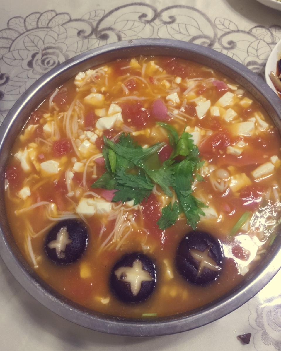 西红柿菌菇豆腐汤