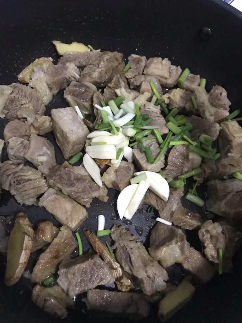 番茄土豆炖牛腩