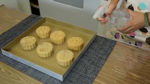 广式月饼—红莲蓉蛋黄馅、奶油椰丝馅的做法 步骤32