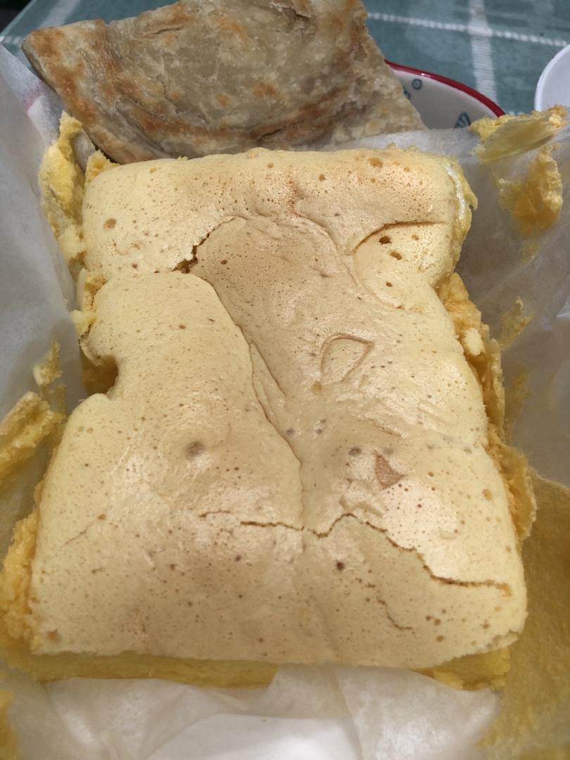 堪比柯基屁股
爆浆芝士🧀古早蛋糕