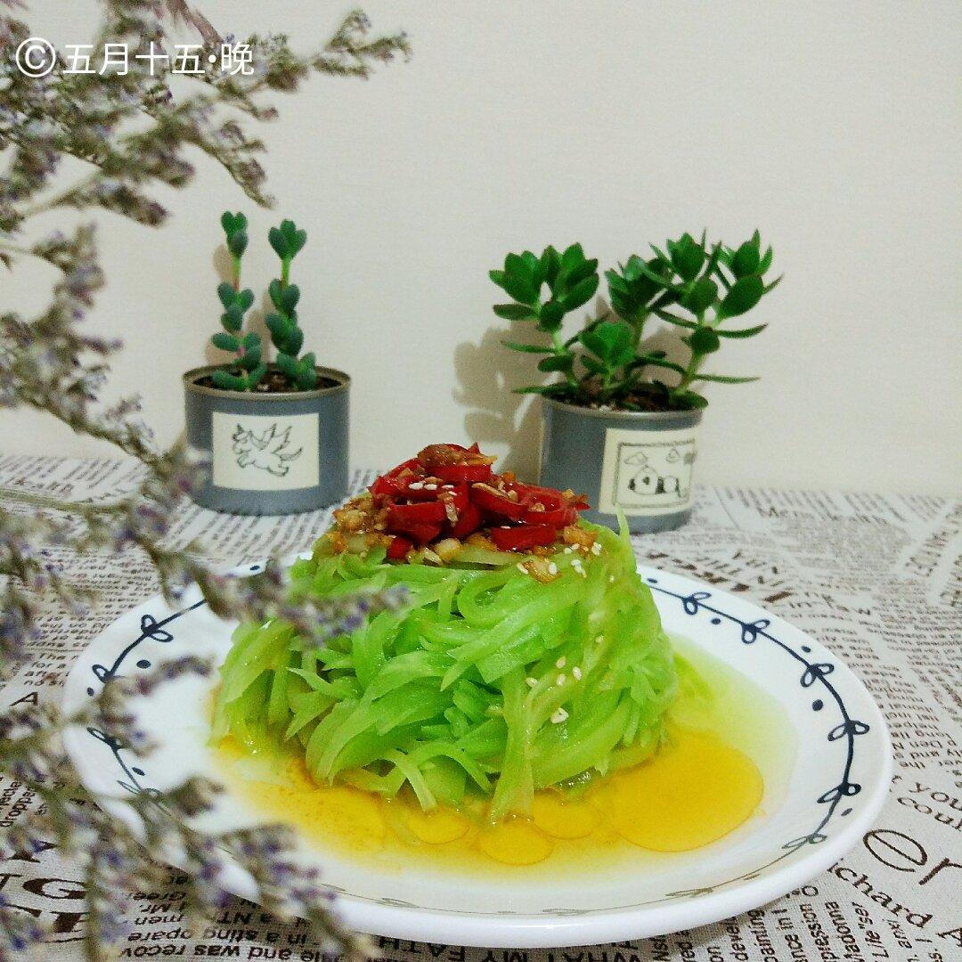 凉拌莴笋丝