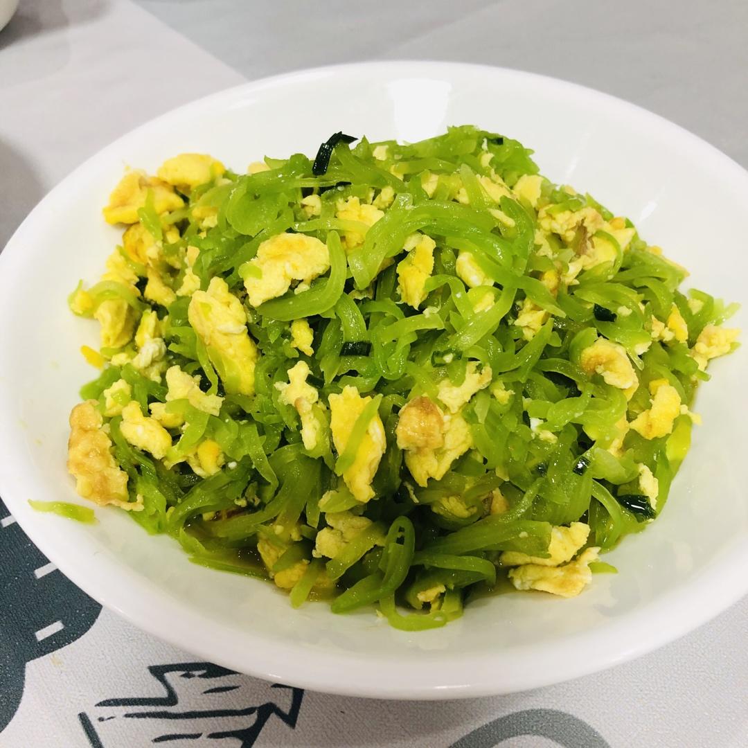 莴笋炒鸡蛋