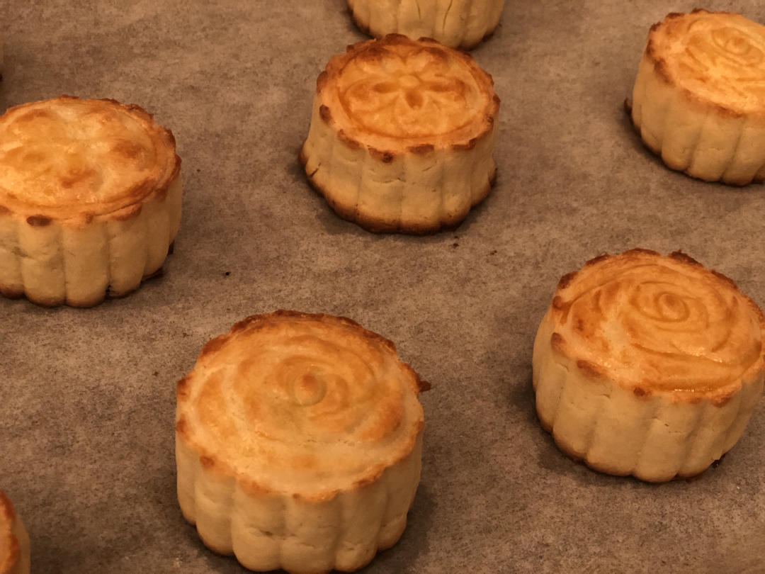 曲奇椰蓉蔓越莓月饼，外酥内软好调戏，比广式月饼好吃N+1倍