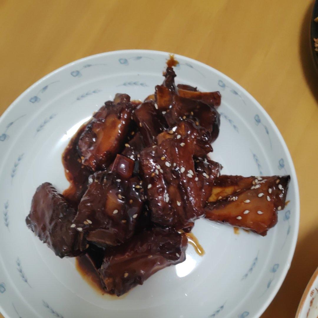 红烧排骨｜酱香浓郁