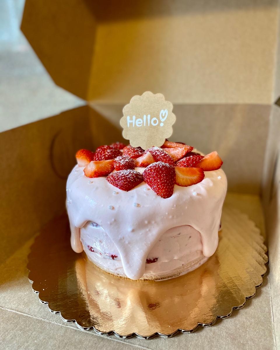 tarotaroo做的网红爆浆草莓奶盖蛋糕详解!