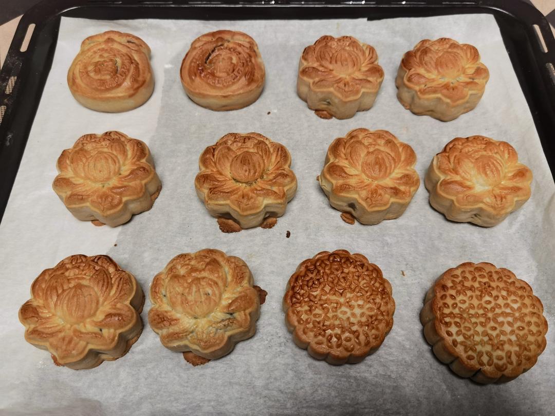 广式月饼—蛋黄莲蓉月饼
