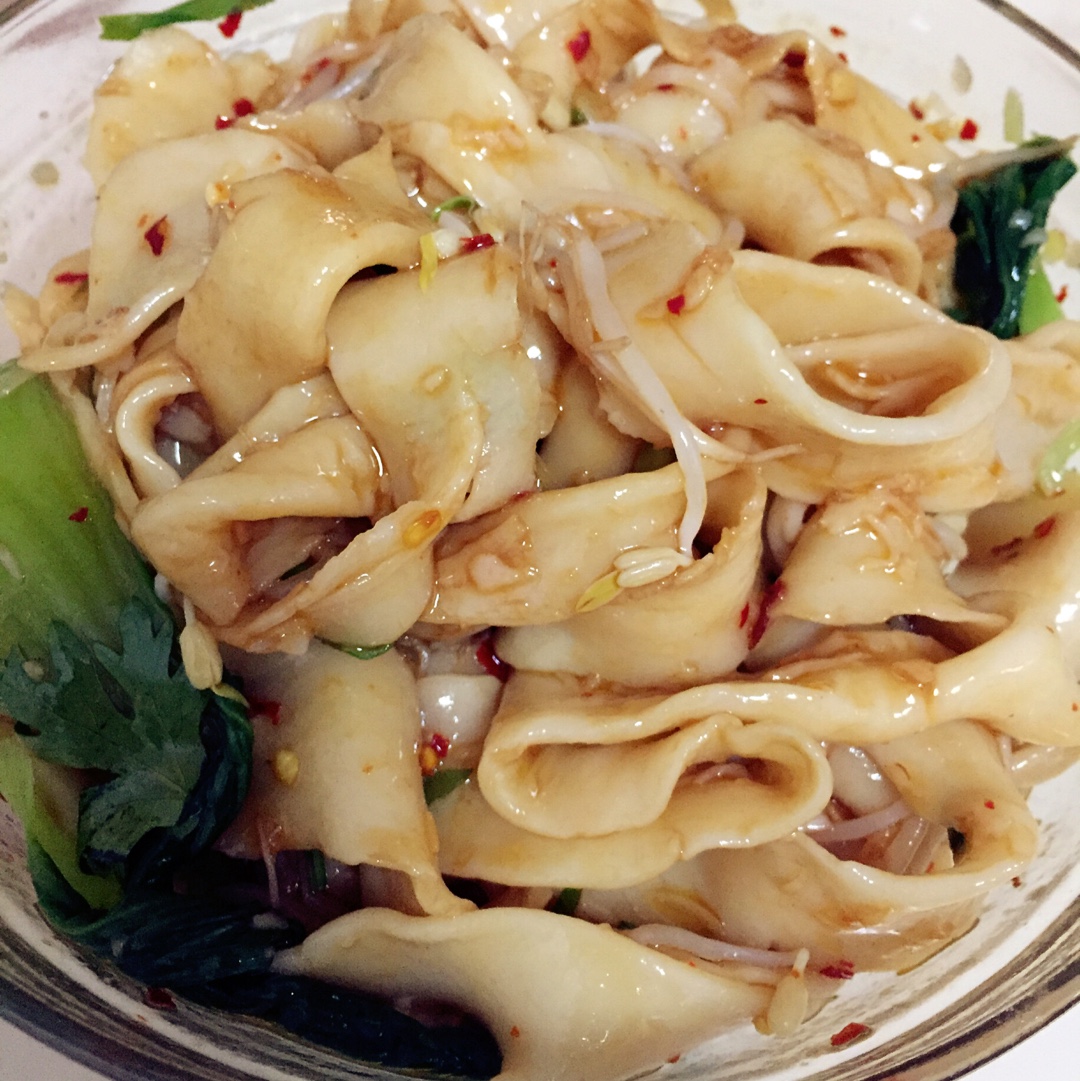 向日葵丁做的油泼扯面