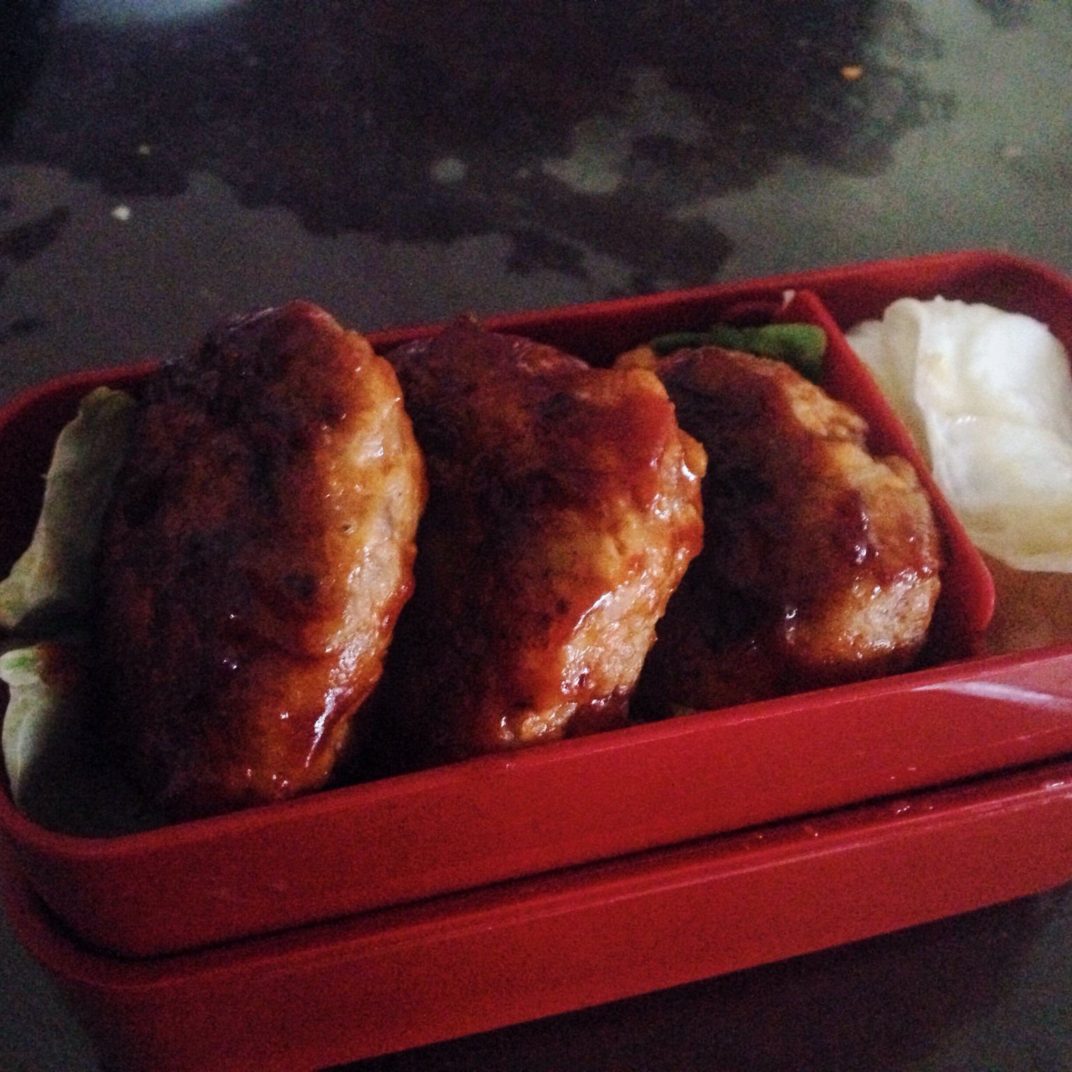 日式肉饼土豆沙拉便当