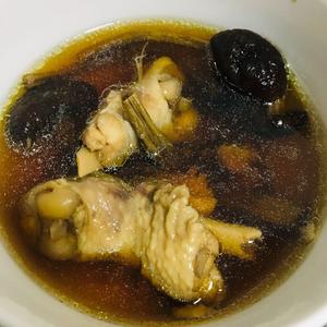 养生汤——茶树菇鸡腿汤的做法 步骤5