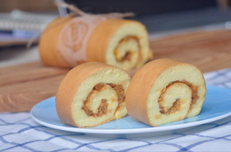 肉松戚风蛋糕卷